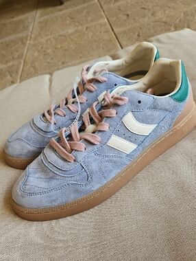 COOLWAY Goal Suede Sneakers Light Sky Blue Contrasted Mauve Laces Men's 10, EU44